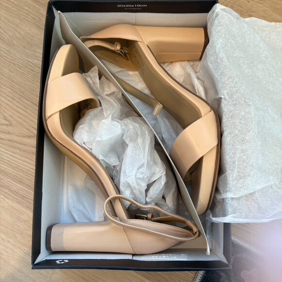 Naturalizer Joy Sandals New in Box Nude Sz 11M - Picture 6 of 6
